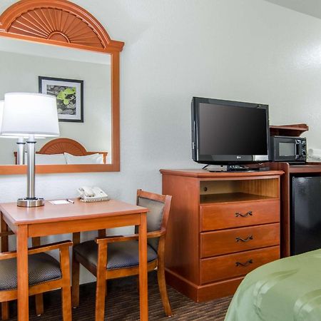 Quality Inn Junction City Near Fort Riley Dış mekan fotoğraf