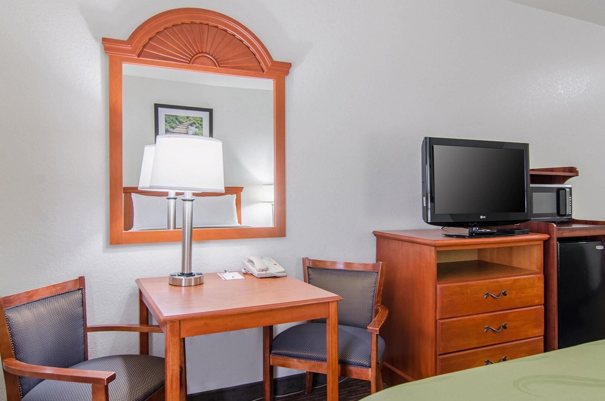 Quality Inn Junction City Near Fort Riley Dış mekan fotoğraf