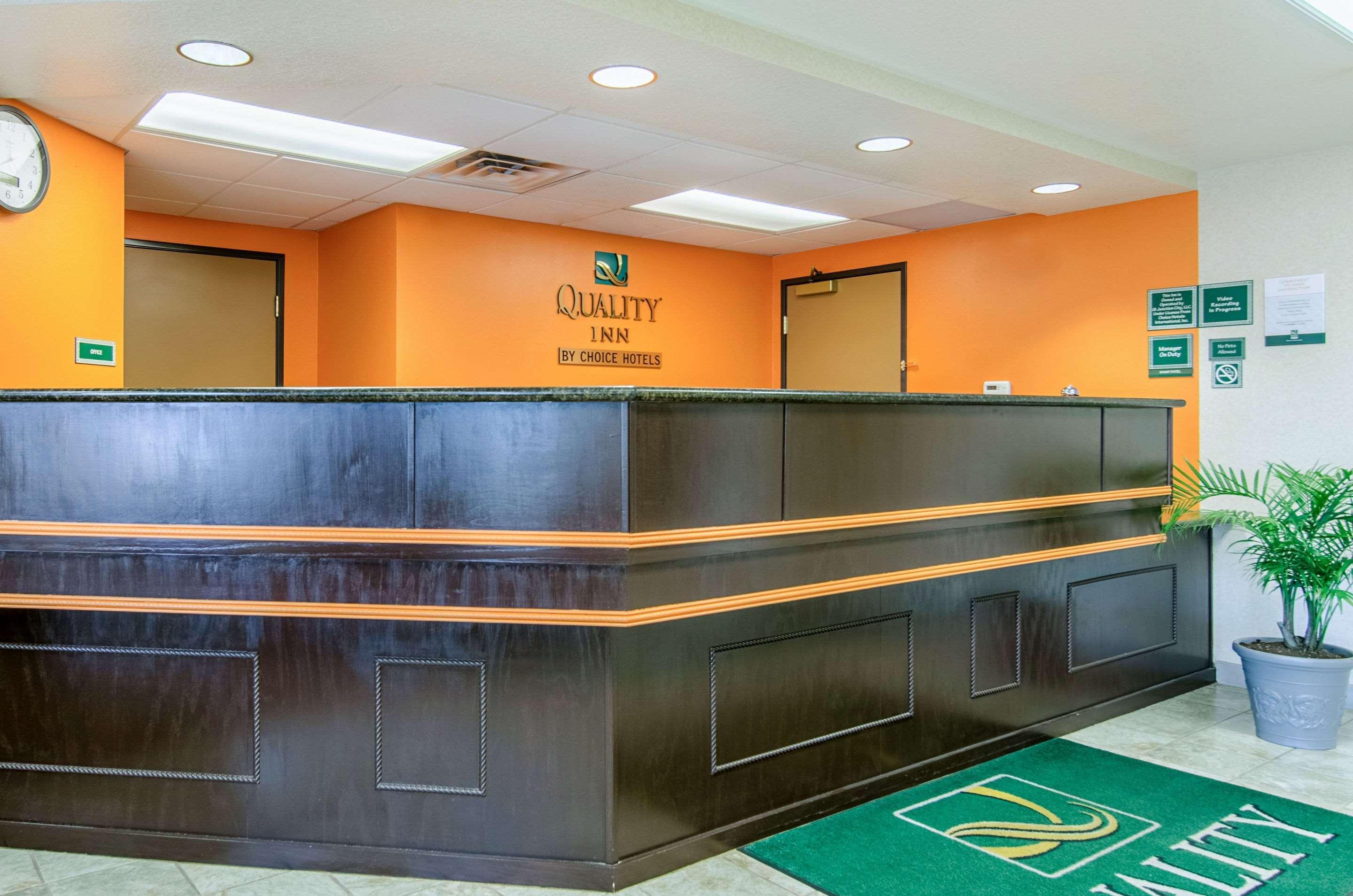 Quality Inn Junction City Near Fort Riley Dış mekan fotoğraf