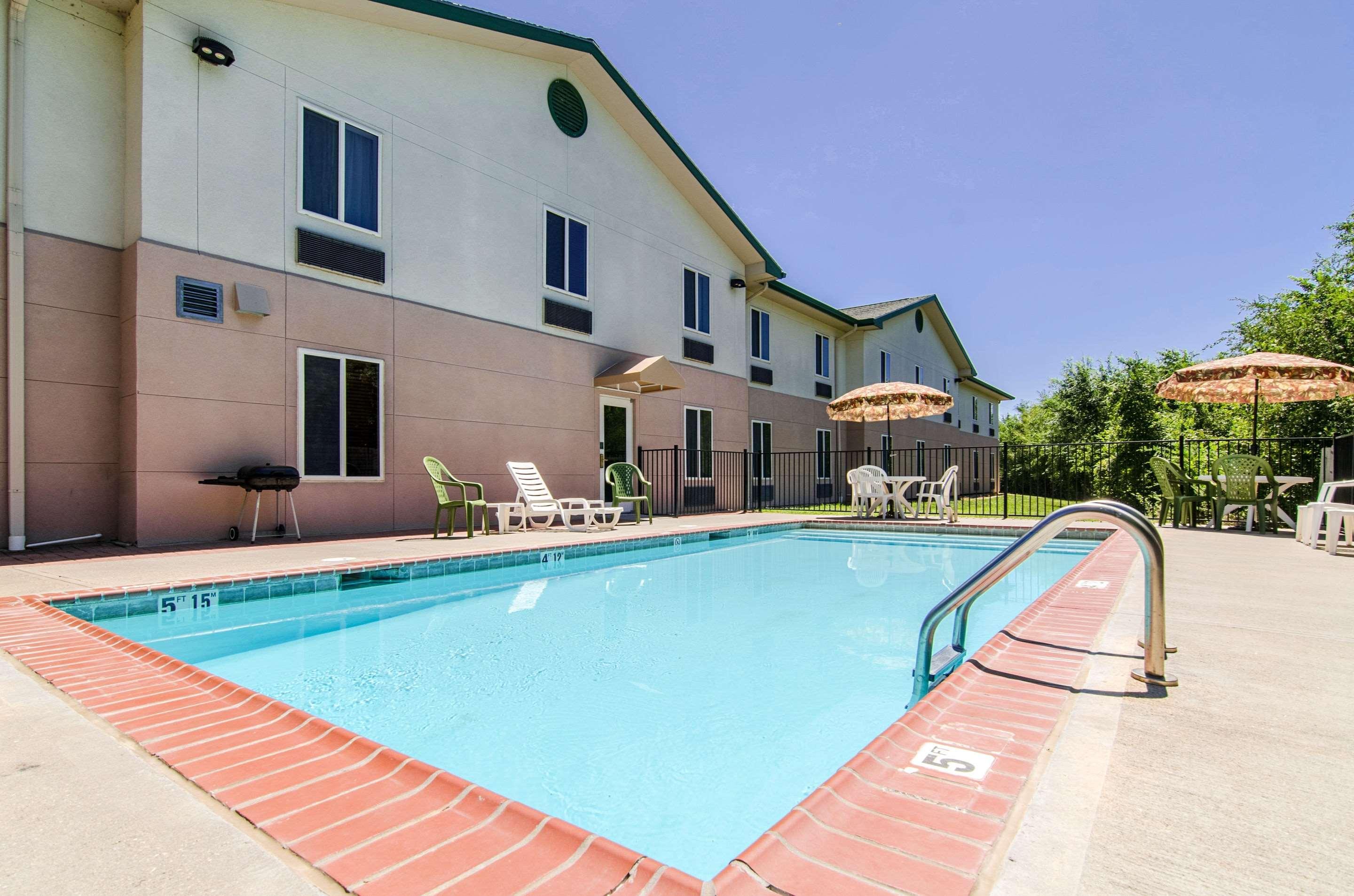 Quality Inn Junction City Near Fort Riley Dış mekan fotoğraf