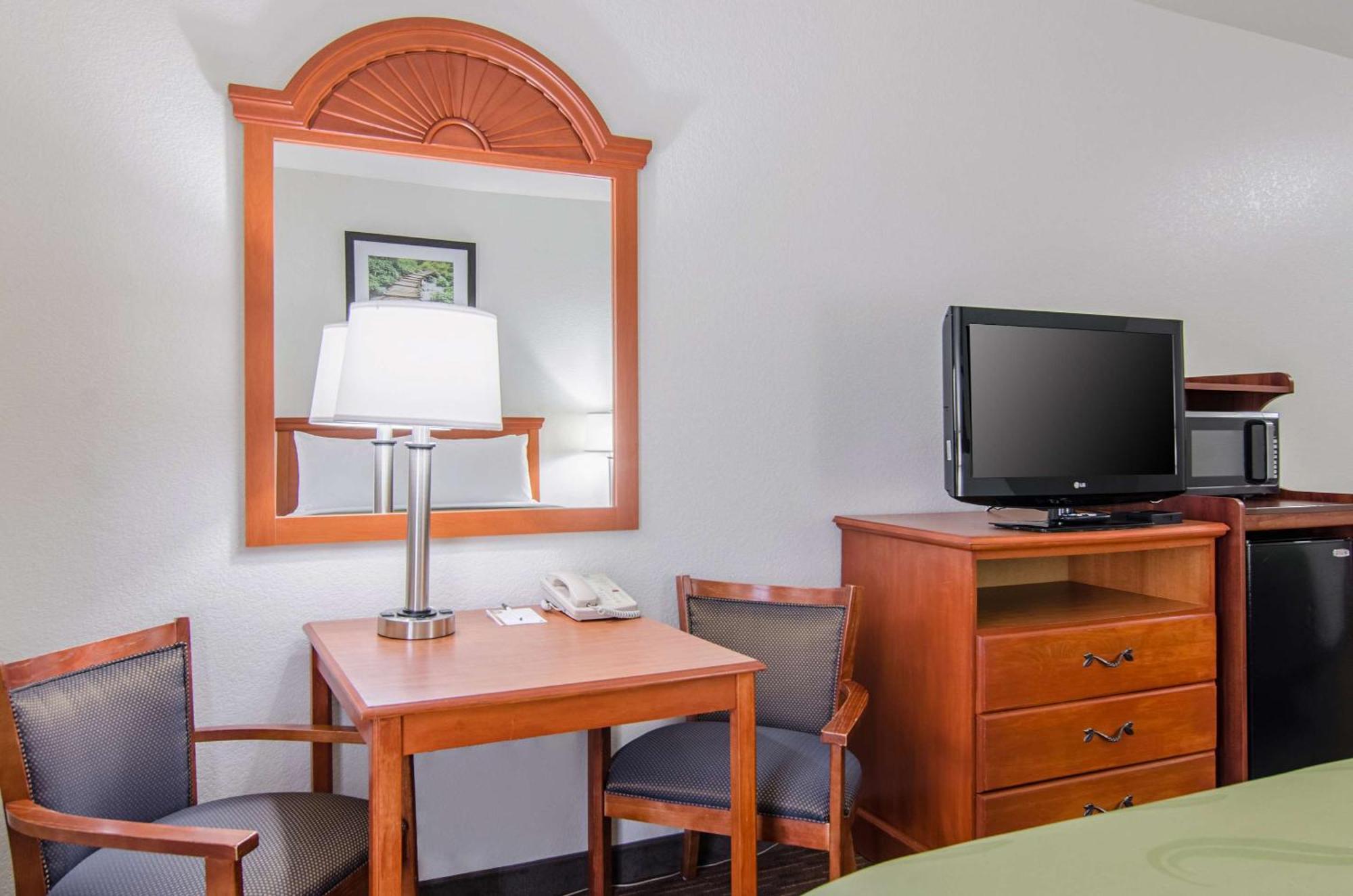 Quality Inn Junction City Near Fort Riley Dış mekan fotoğraf