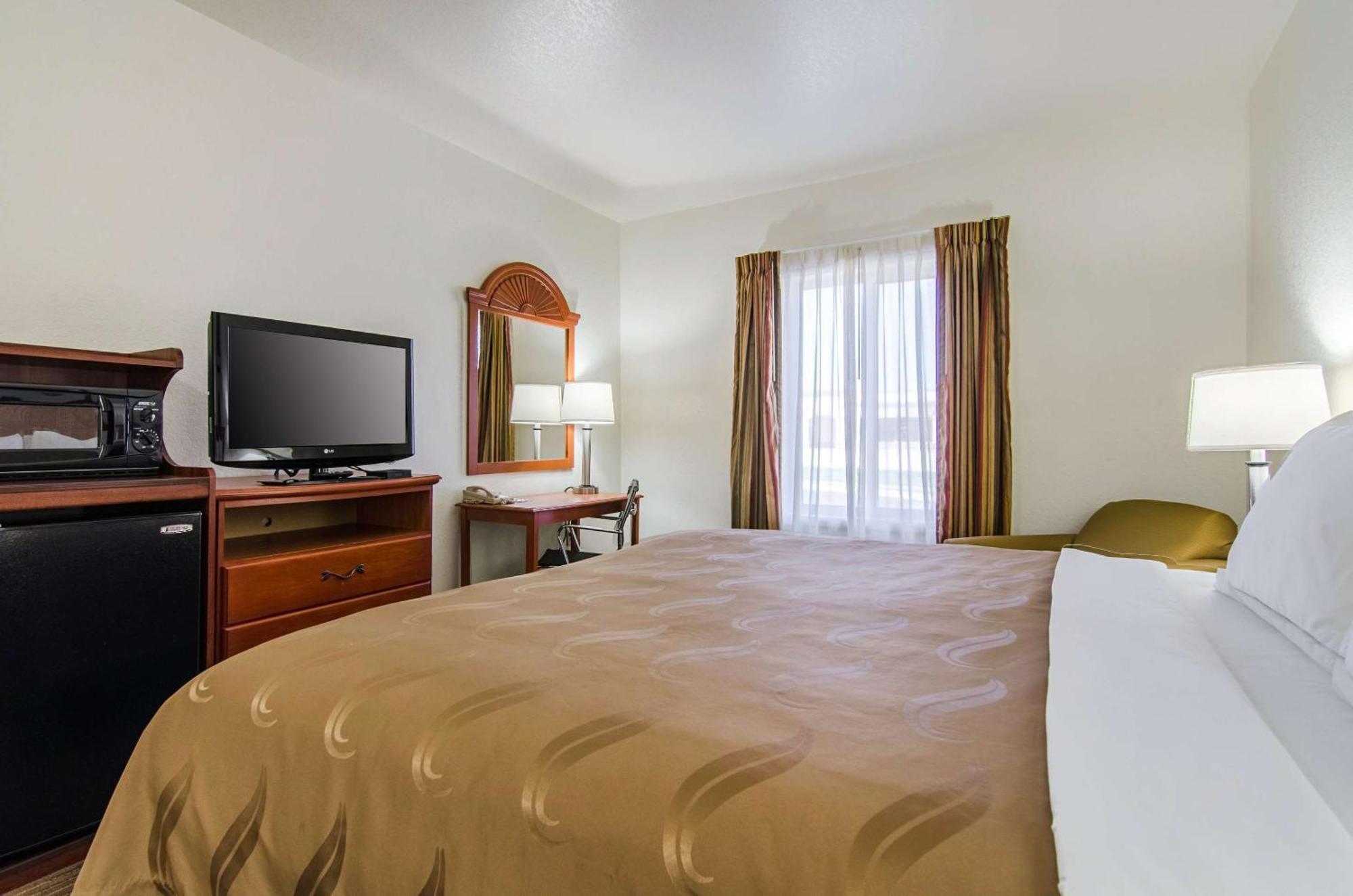 Quality Inn Junction City Near Fort Riley Dış mekan fotoğraf